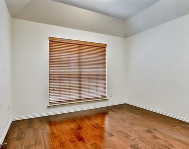 2853 Cascade Cove Drive - Photo Thumbnail 5