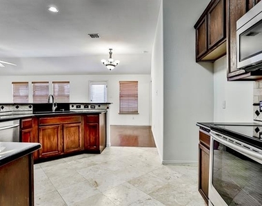 2853 Cascade Cove Drive - Photo Thumbnail 14