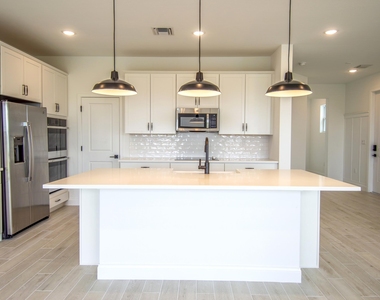 171 Se Birch Terrace - Photo Thumbnail 3