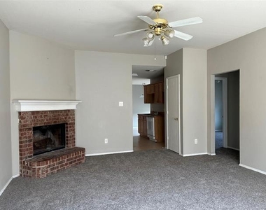 10456 Fossil Hill Drive - Photo Thumbnail 4