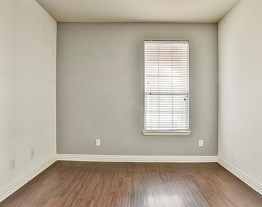 223 Aspen Lane - Photo Thumbnail 8