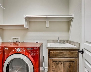 223 Aspen Lane - Photo Thumbnail 5
