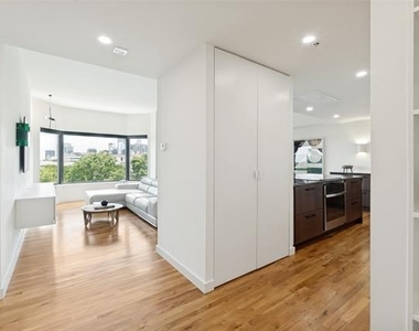 3030 Mckinney Avenue - Photo Thumbnail 3