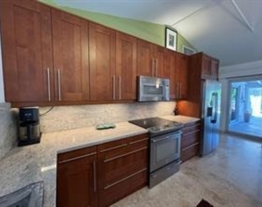 2701 Ne 27th Court - Photo Thumbnail 4