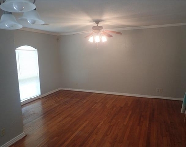 6340 Parkdale Drive - Photo Thumbnail 1