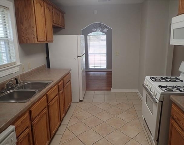 6340 Parkdale Drive - Photo Thumbnail 6