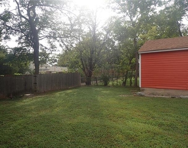 6340 Parkdale Drive - Photo Thumbnail 18