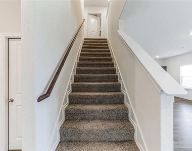 3124 Sweetwater Way - Photo Thumbnail 12