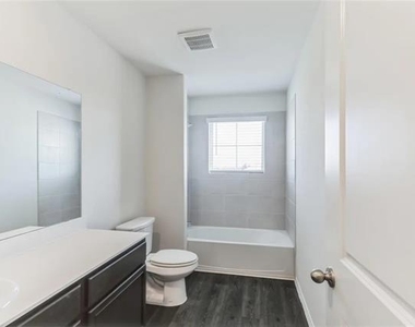 3124 Sweetwater Way - Photo Thumbnail 20