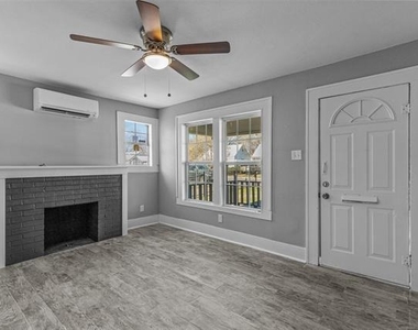 2706 Emmett Street - Photo Thumbnail 2