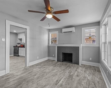 2706 Emmett Street - Photo Thumbnail 4