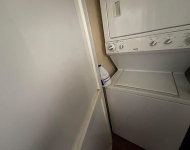 679 Saxony Way - Photo Thumbnail 4