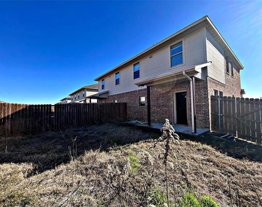 4916 Villas Drive - Photo Thumbnail 22