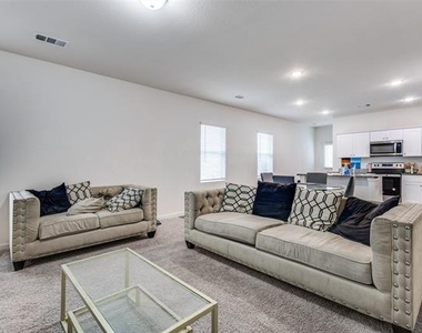 1816 Marquette Drive - Photo Thumbnail 9
