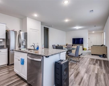 1816 Marquette Drive - Photo Thumbnail 7