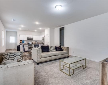 1816 Marquette Drive - Photo Thumbnail 8