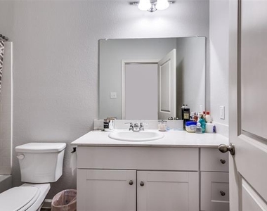 1816 Marquette Drive - Photo Thumbnail 3