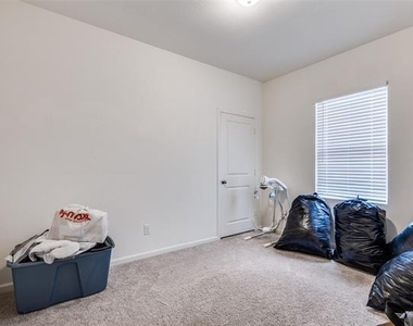 1816 Marquette Drive - Photo Thumbnail 5