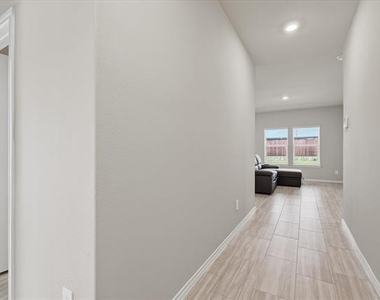 845 Round Robin Lane - Photo Thumbnail 6