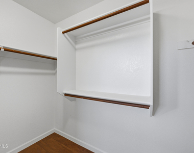 3906 E Kimberly Way - Photo Thumbnail 25