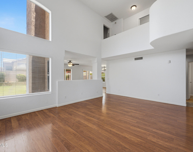 3906 E Kimberly Way - Photo Thumbnail 1
