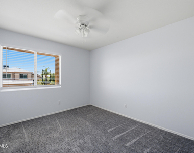 3906 E Kimberly Way - Photo Thumbnail 27