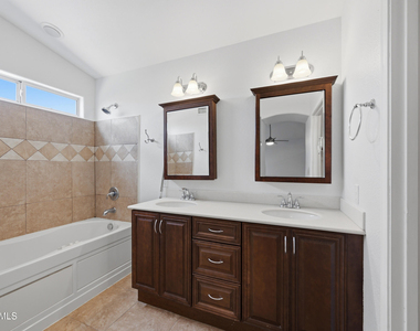 3906 E Kimberly Way - Photo Thumbnail 20