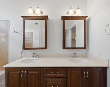 3906 E Kimberly Way - Photo Thumbnail 21