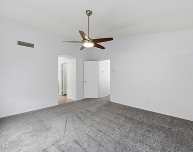3906 E Kimberly Way - Photo Thumbnail 19