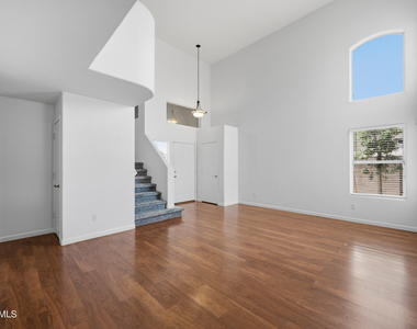 3906 E Kimberly Way - Photo Thumbnail 2
