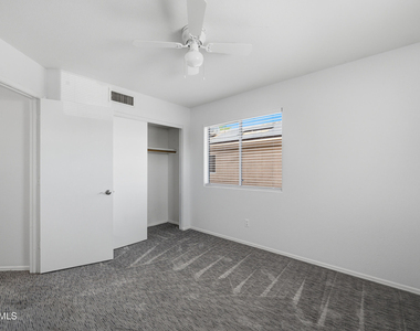 3906 E Kimberly Way - Photo Thumbnail 13