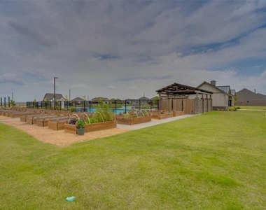 4523 Westminster Avenue - Photo Thumbnail 31