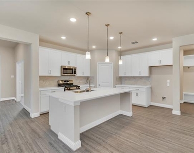 4523 Westminster Avenue - Photo Thumbnail 10