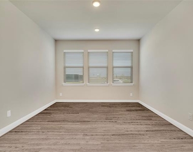 4523 Westminster Avenue - Photo Thumbnail 14