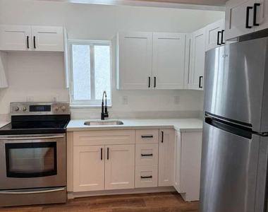 817 Tyler Street - Photo Thumbnail 7