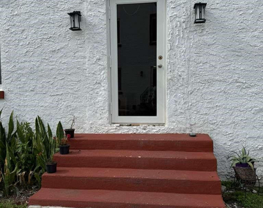 817 Tyler Street - Photo Thumbnail 4