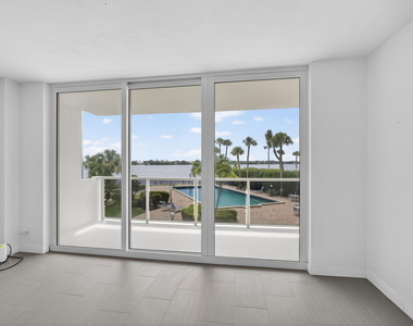 2800 N Flagler Drive - Photo Thumbnail 8