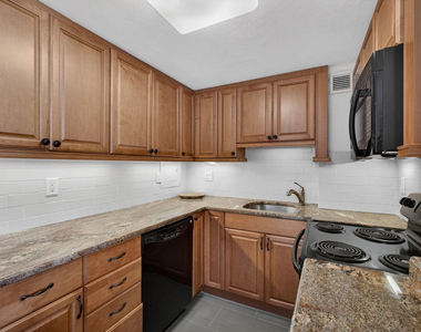 2800 N Flagler Drive - Photo Thumbnail 5