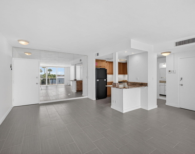 2800 N Flagler Drive - Photo Thumbnail 13
