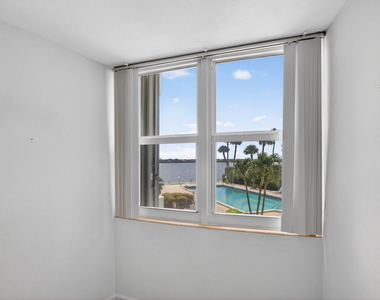2800 N Flagler Drive - Photo Thumbnail 17