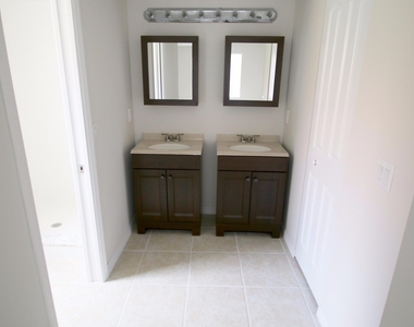 1137 Sw Estaugh Avenue - Photo Thumbnail 5