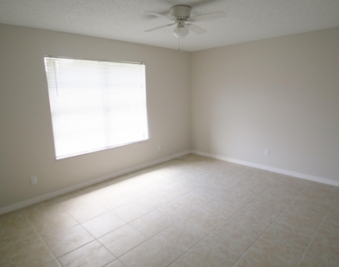 1137 Sw Estaugh Avenue - Photo Thumbnail 9