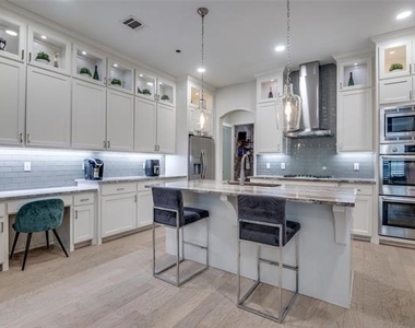 7525 Renaissance Boulevard - Photo Thumbnail 8