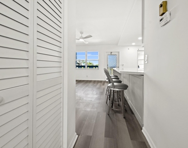 4047 Lincoln - Photo Thumbnail 7