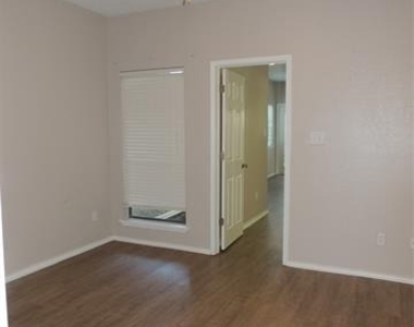 3125 Sondra Drive - Photo Thumbnail 13