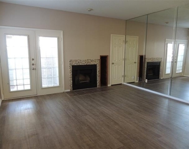 3125 Sondra Drive - Photo Thumbnail 6