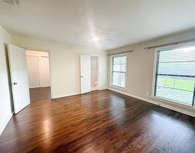 3766 Park Lane - Photo Thumbnail 9