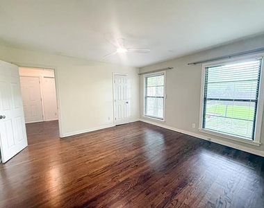3766 Park Lane - Photo Thumbnail 8