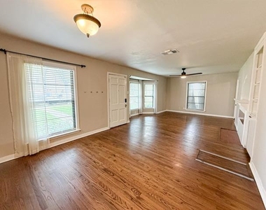 3766 Park Lane - Photo Thumbnail 3