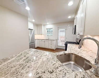 3766 Park Lane - Photo Thumbnail 5